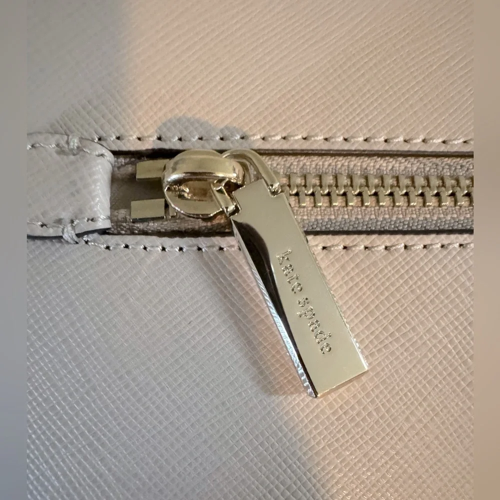 Kate Spade New York Saffiano Leather Crossbody - Like New - Picture 9 of 10